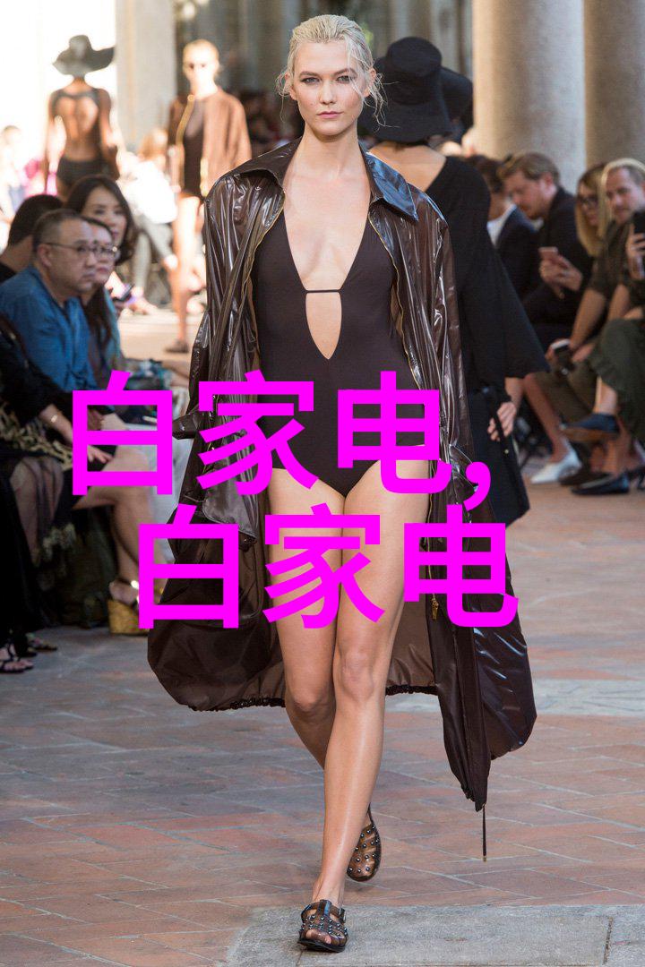 八十年代的黑白电视机怀旧科技简单生活