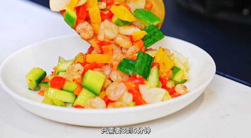 碗里的食物

描述已自动生成